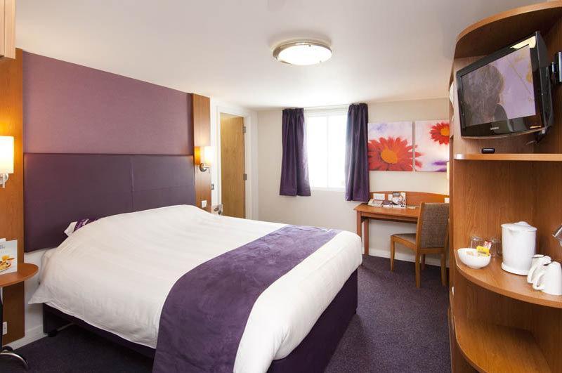 Premier Inn Lichfield North East ภายนอก รูปภาพ