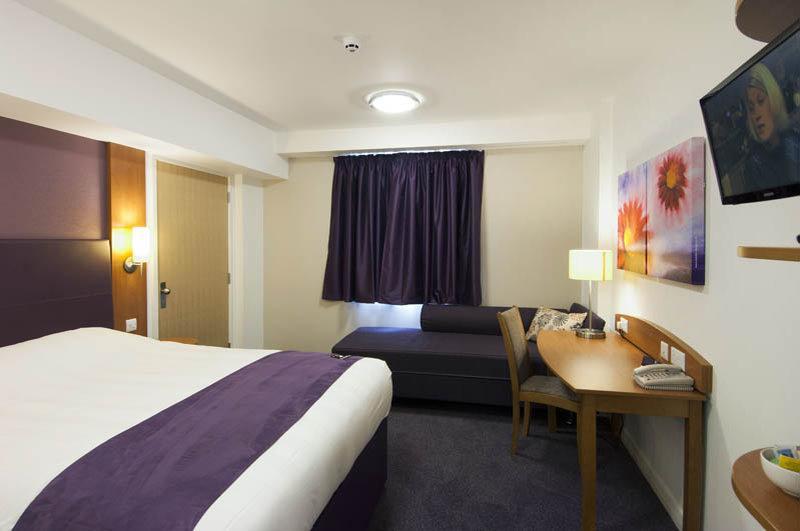 Premier Inn Lichfield North East ภายนอก รูปภาพ
